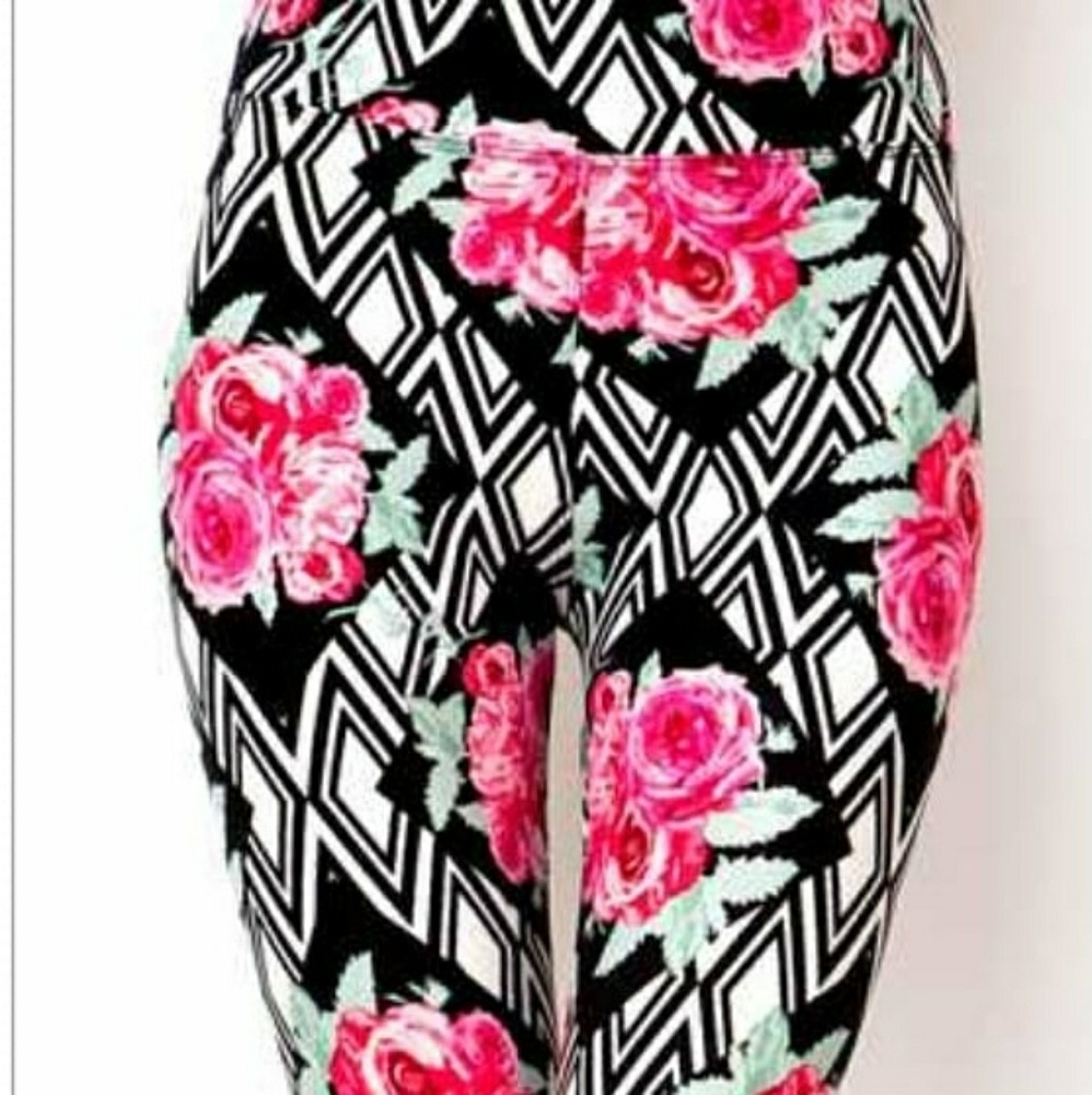 Women's Rose Designed Leggings!!!